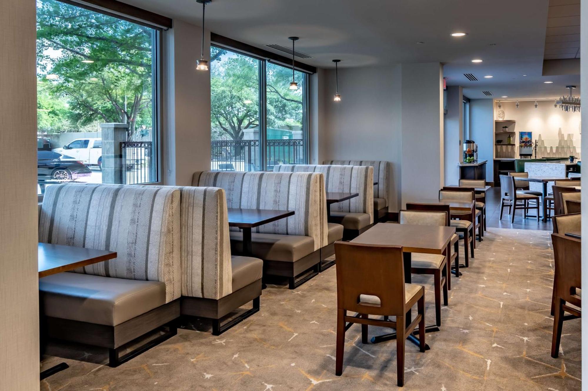 Doubletree By Hilton Dallas-Farmers Branch Exterior foto